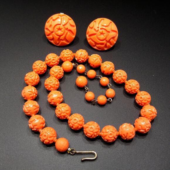 Vintage Orange Molded Beads Necklace & Earrings, Lucite, 1950s - Picture 2 of 10
